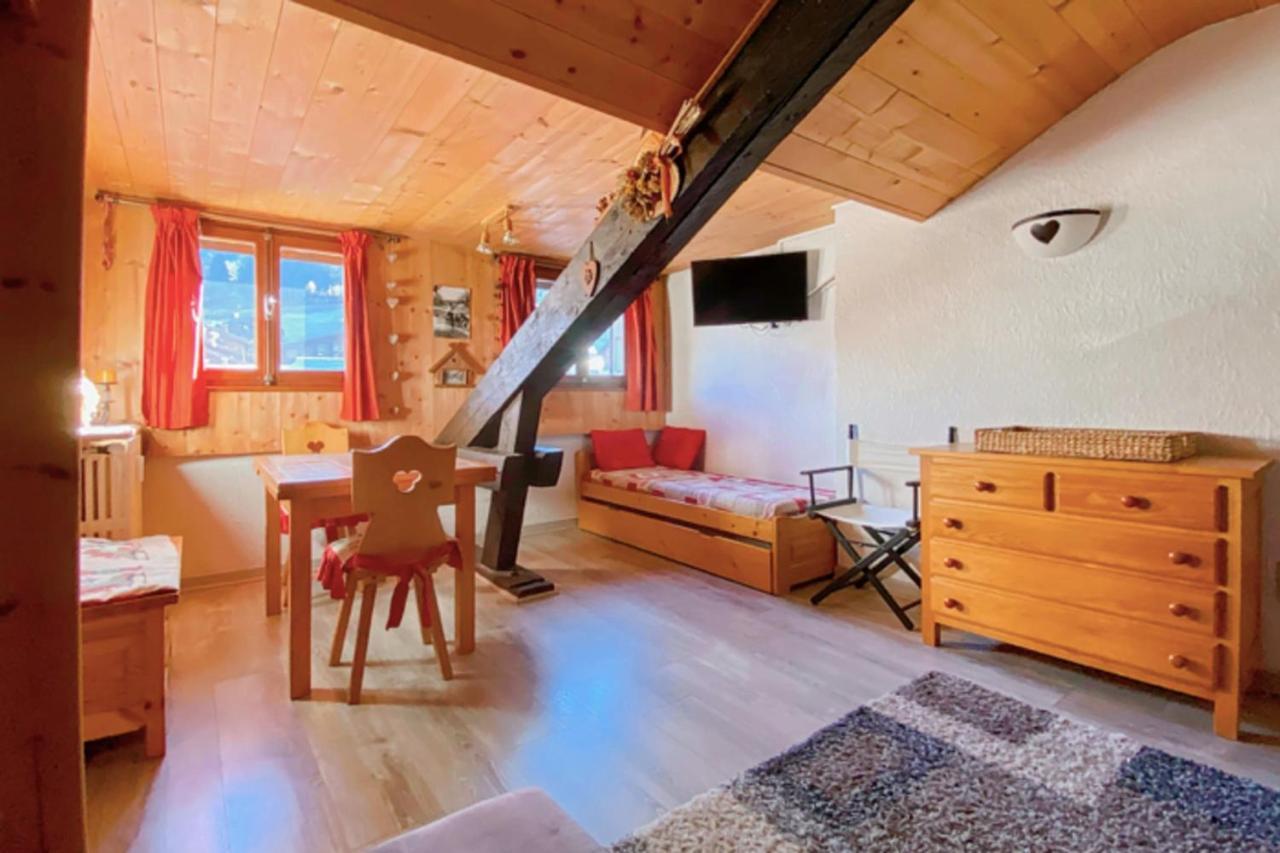 Studio In The Center Of The Village Ла-Клюза Екстер'єр фото